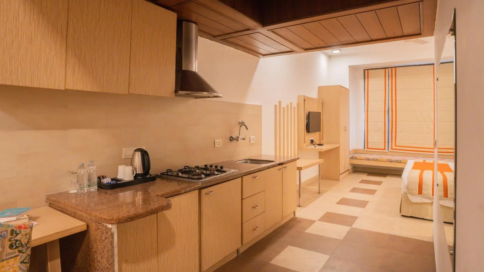 Ahuja Residency Parklane Guest house Gurgaon