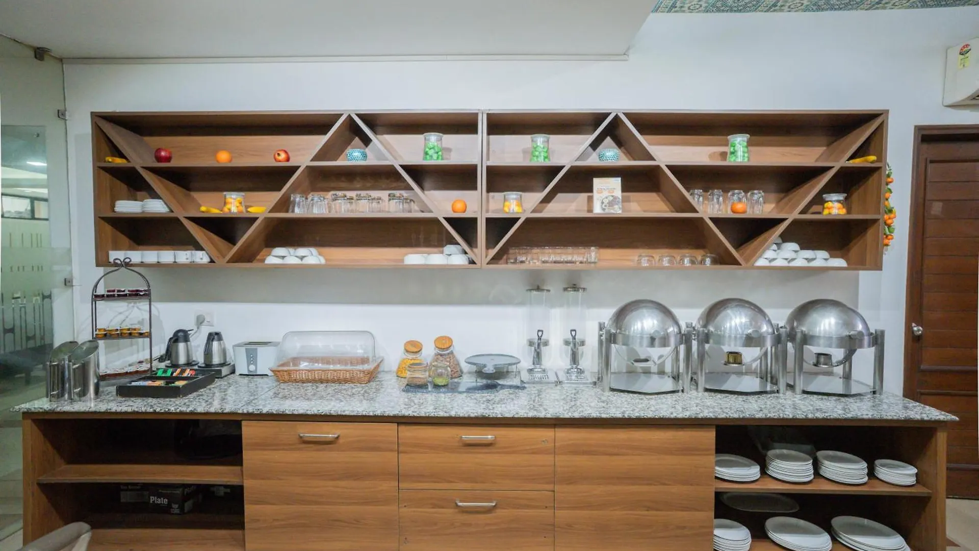 Ahuja Residency Parklane 3*, Gurgaon