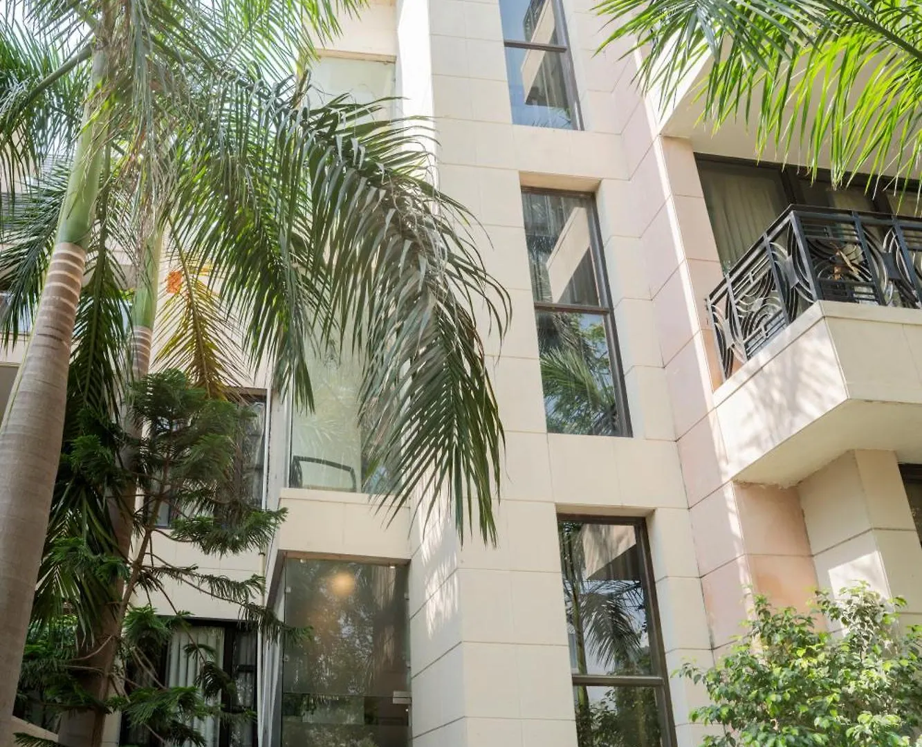 Ahuja Residency Parklane Guest house