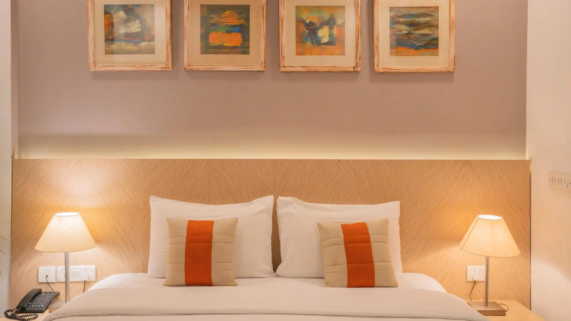 Ahuja Residency Parklane 3*, Gurgaon