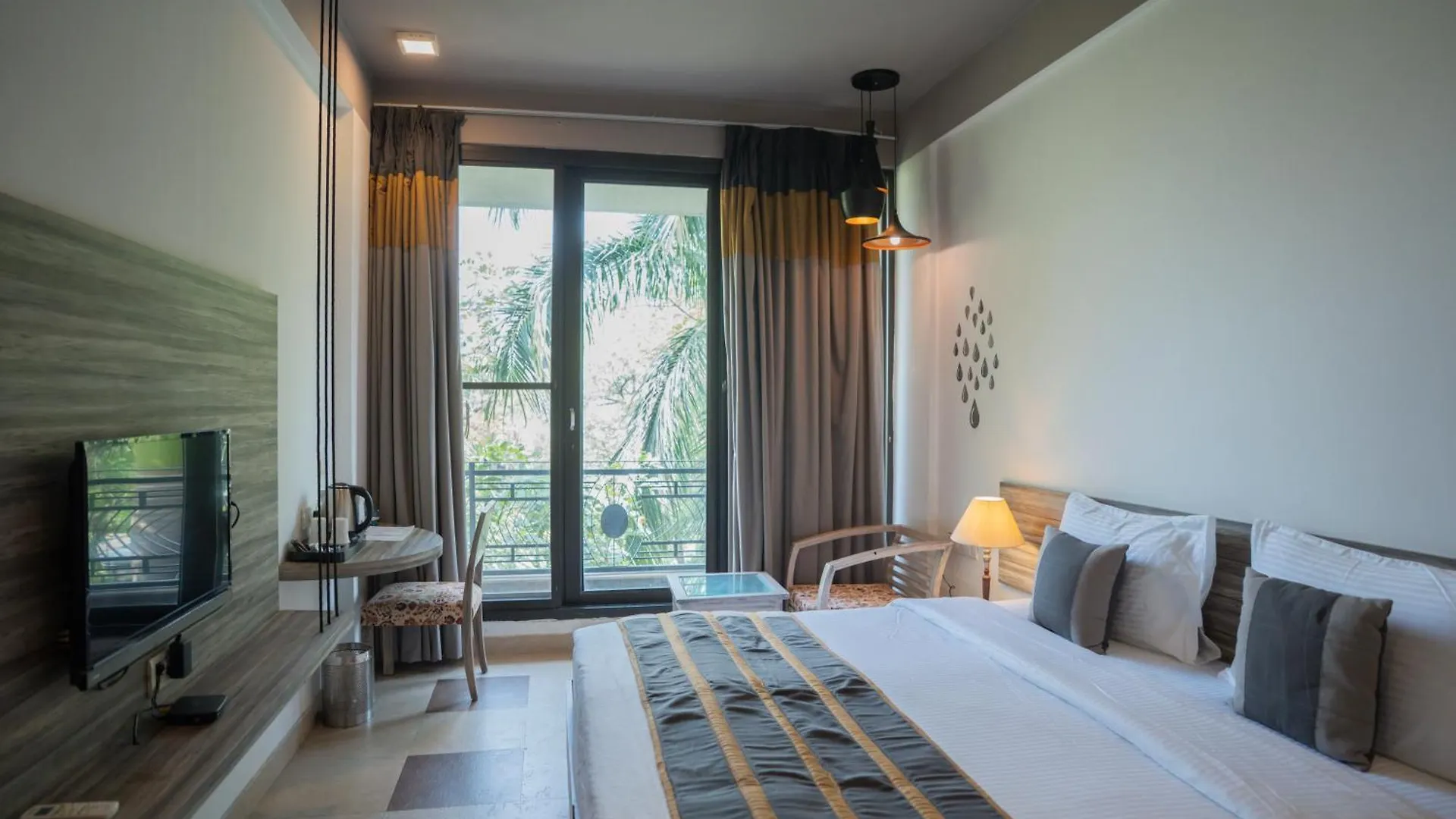 Ahuja Residency Parklane Guest house