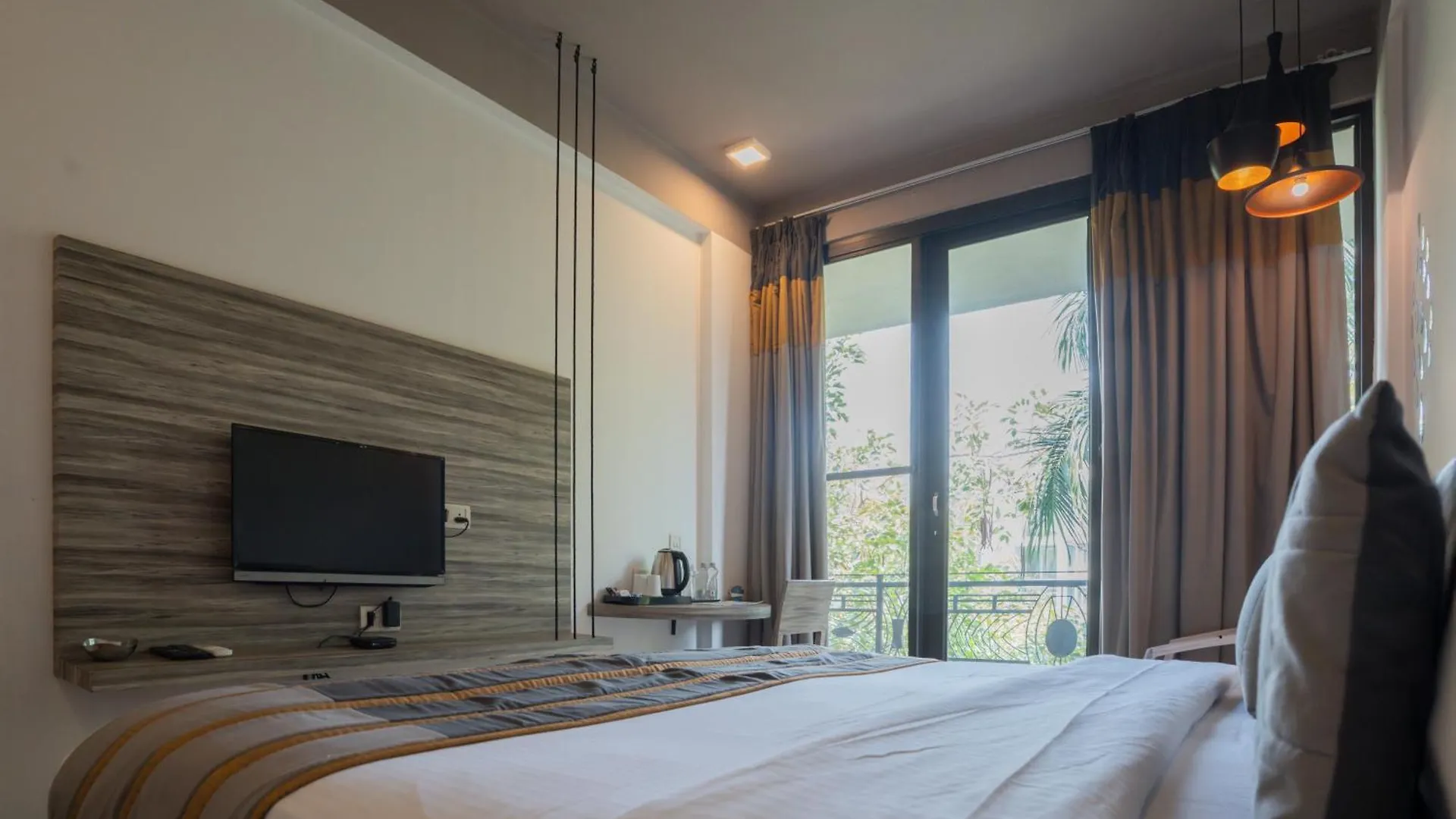 Ahuja Residency Parklane Guest house