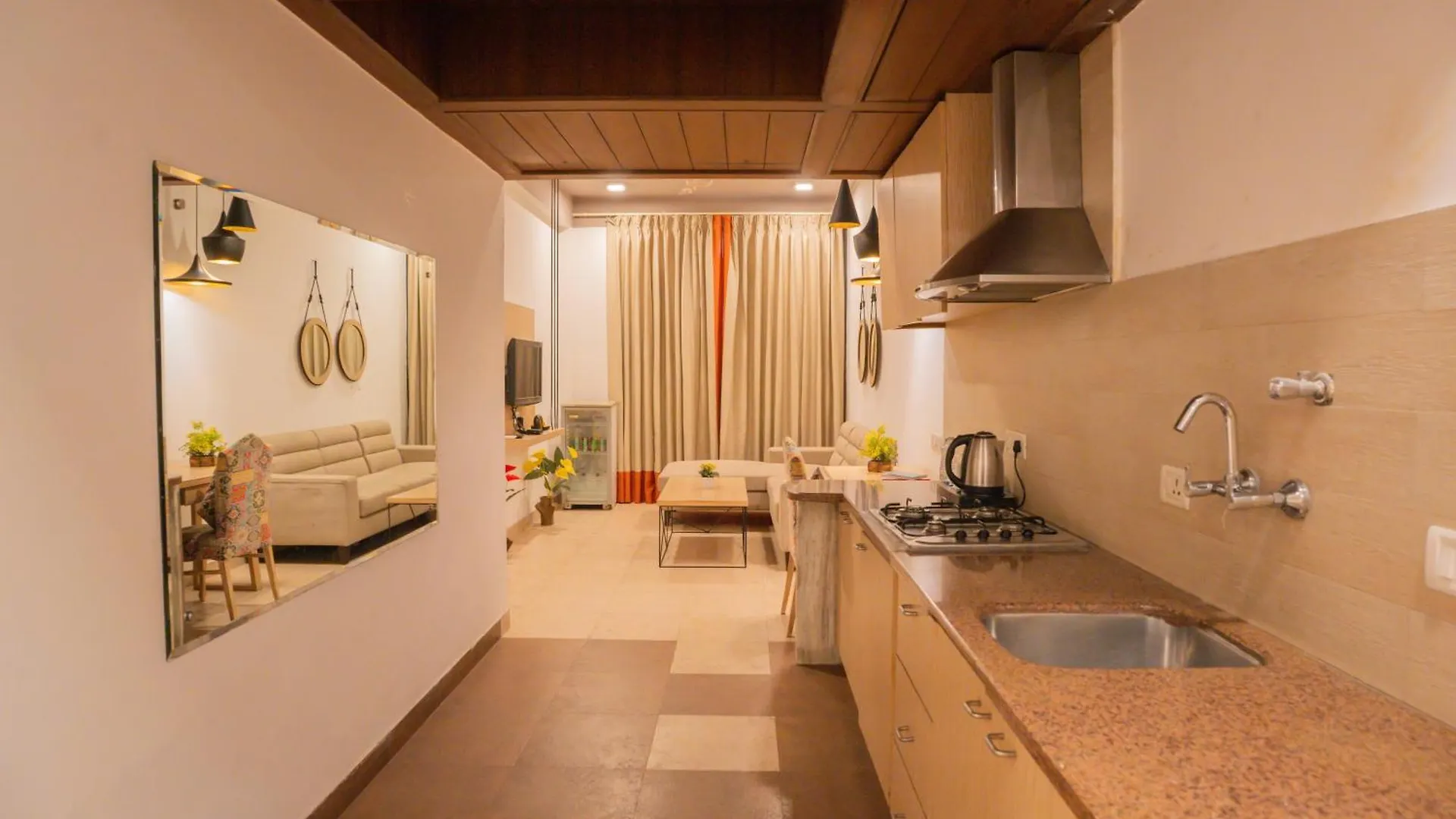 Guest house Ahuja Residency Parklane