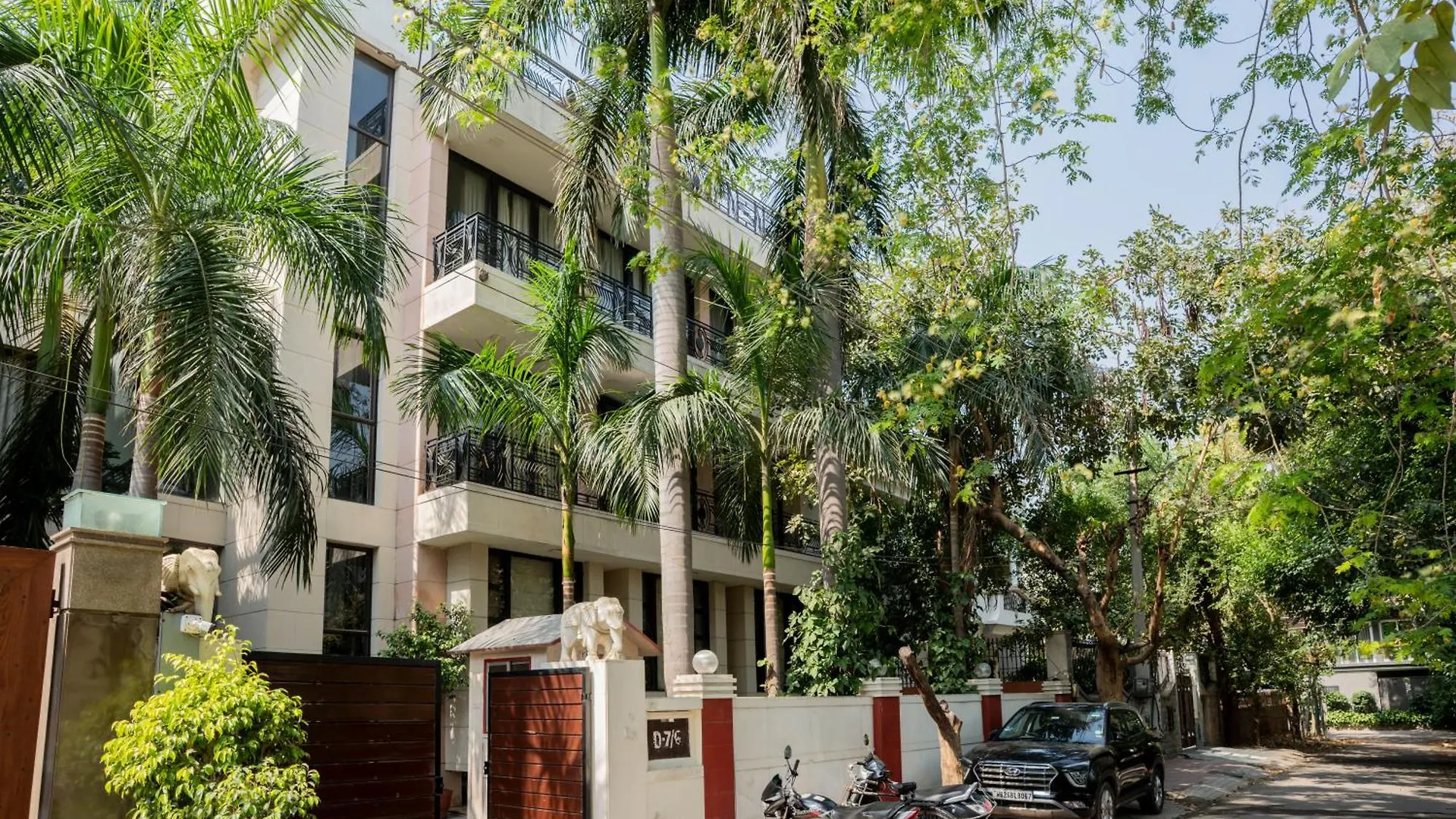 Ahuja Residency Parklane location