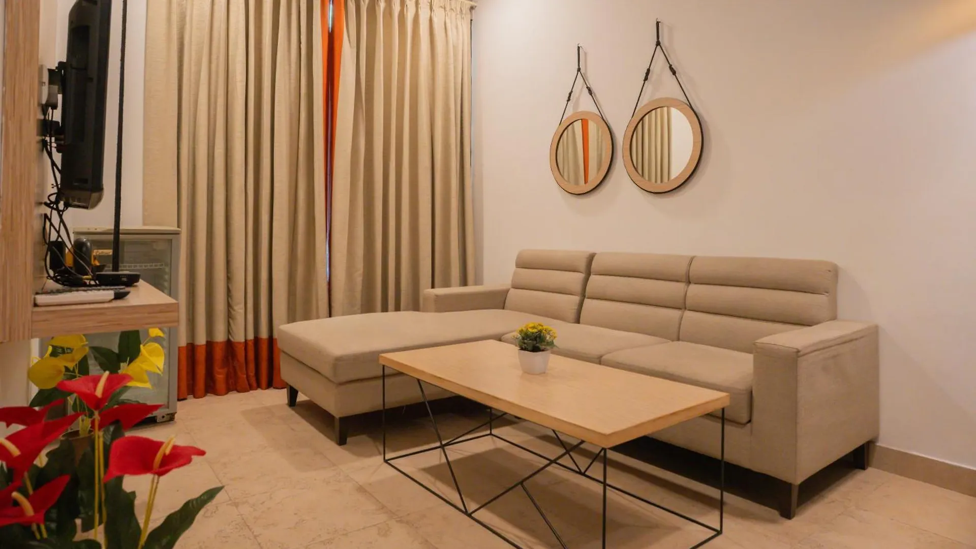 Ahuja Residency Parklane 3*, Gurgaon India