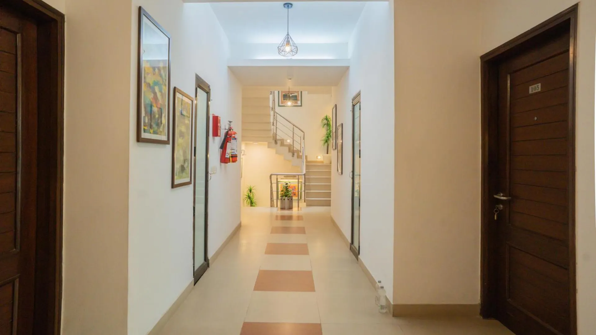 Ahuja Residency Parklane Guest house Gurgaon