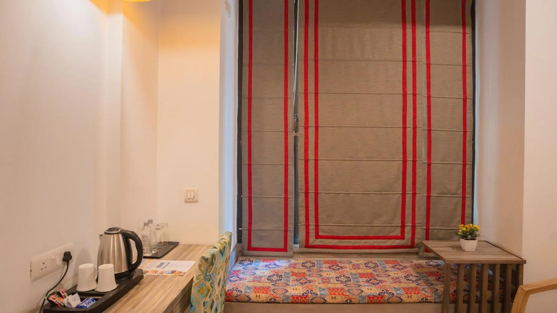 Ahuja Residency Parklane Guest house