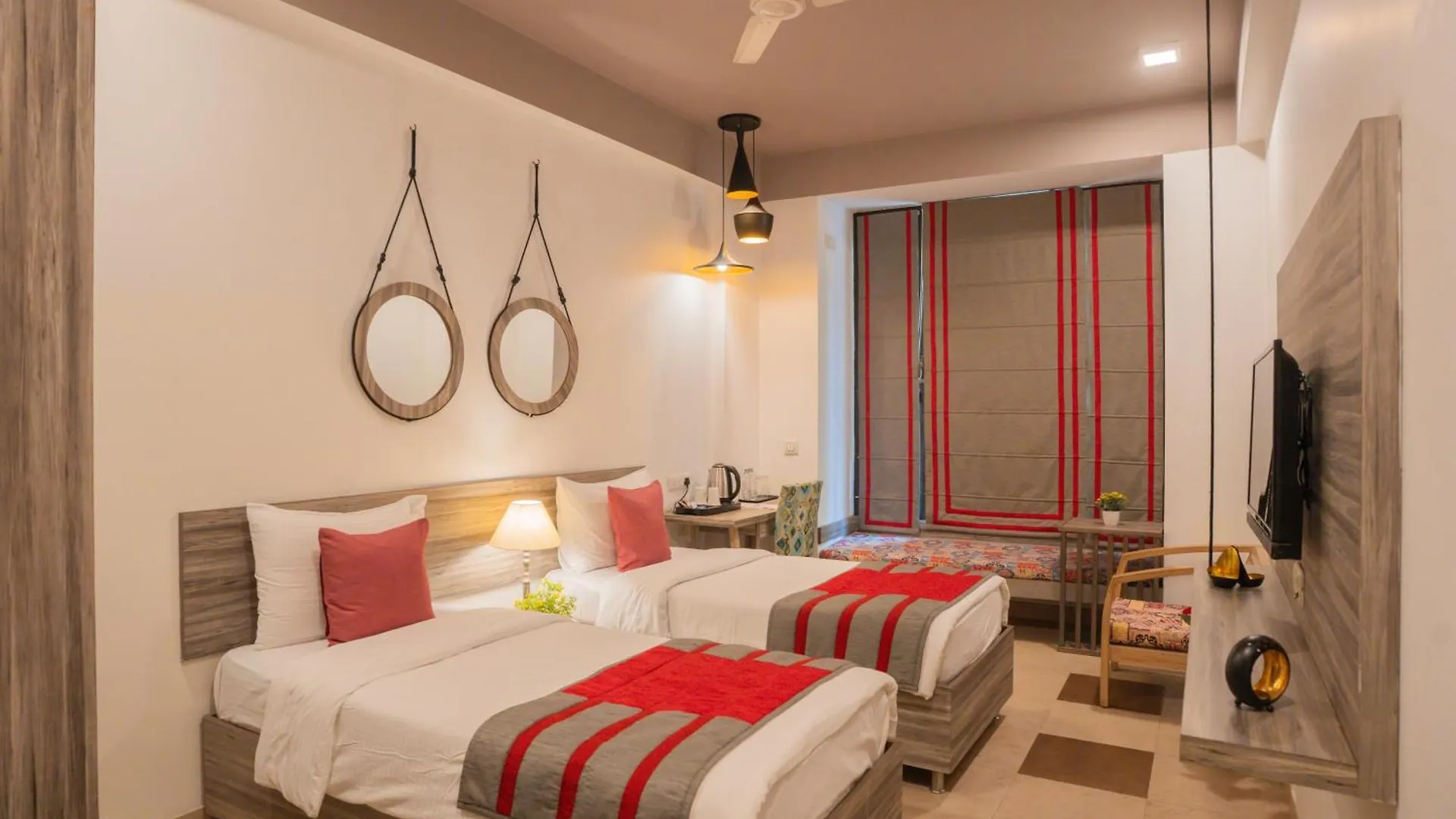 Ahuja Residency Parklane Guest house Gurgaon