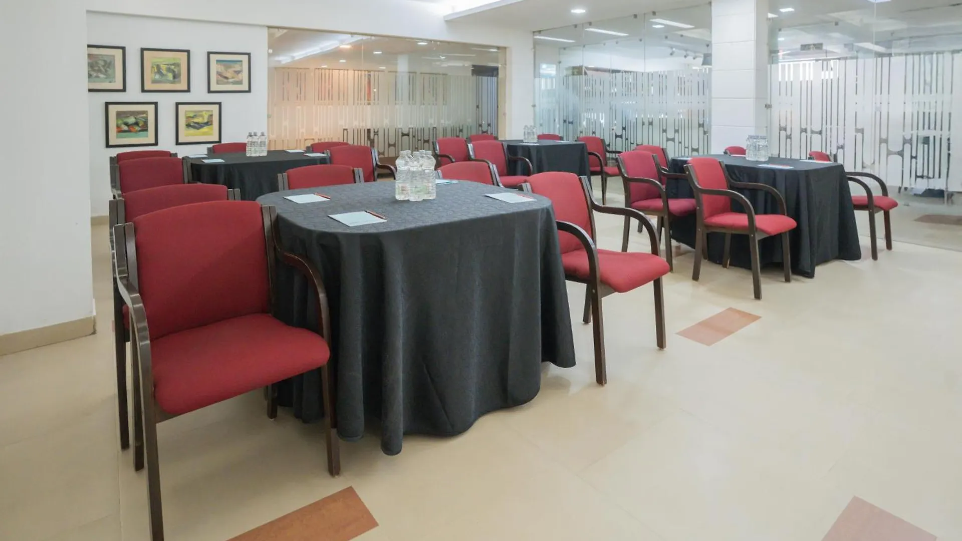 Ahuja Residency Parklane 3*, Gurgaon